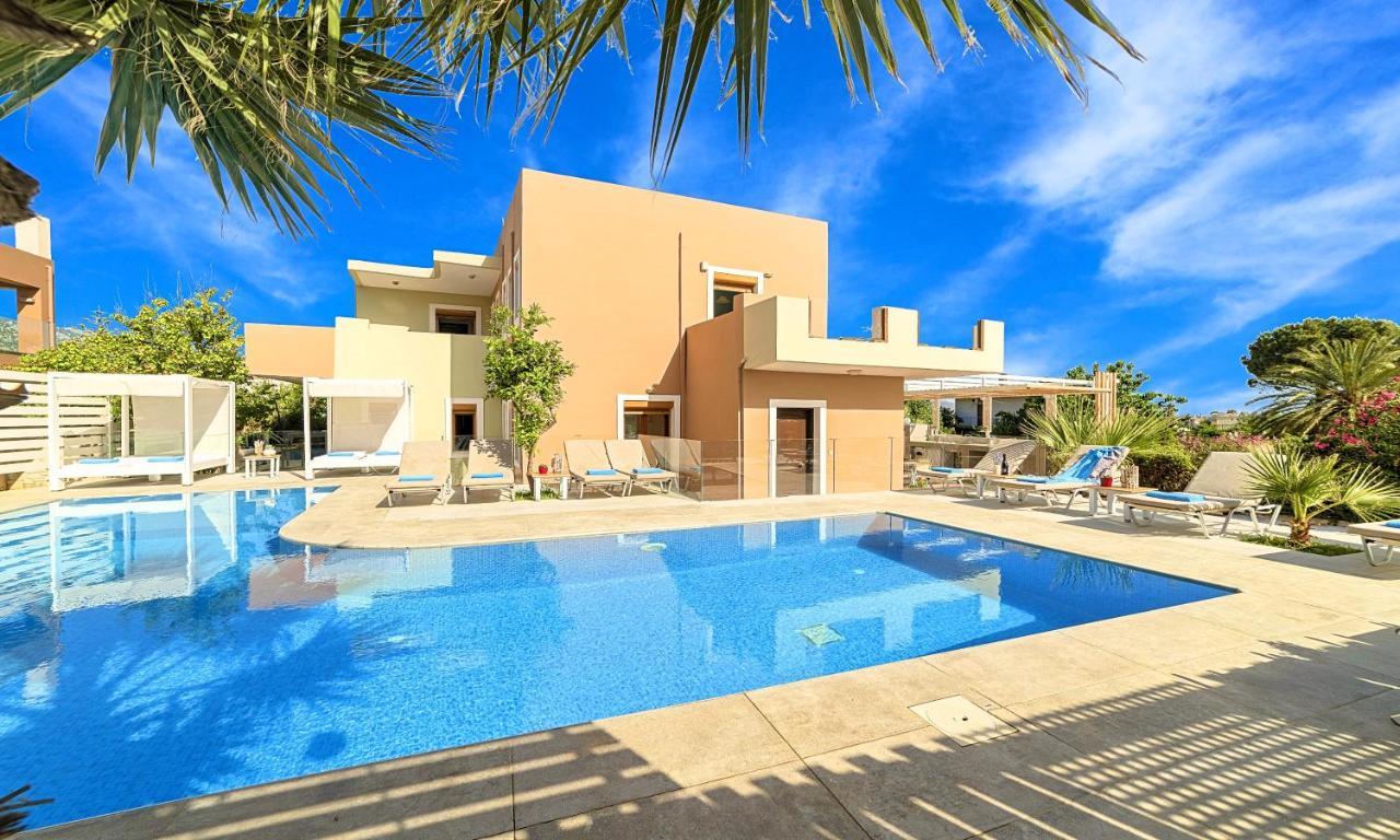 Island Villa Heated Pool 耶奥伊乌波利斯 外观 照片