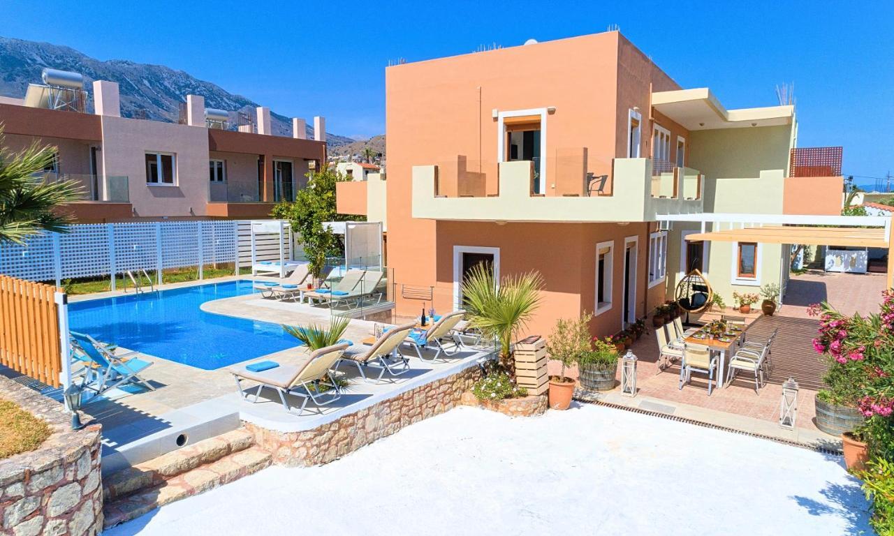 Island Villa Heated Pool 耶奥伊乌波利斯 外观 照片