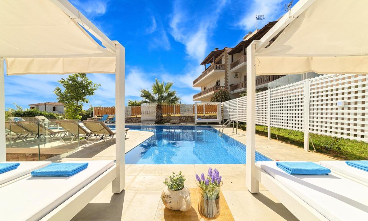 Island Villa Heated Pool 耶奥伊乌波利斯 外观 照片