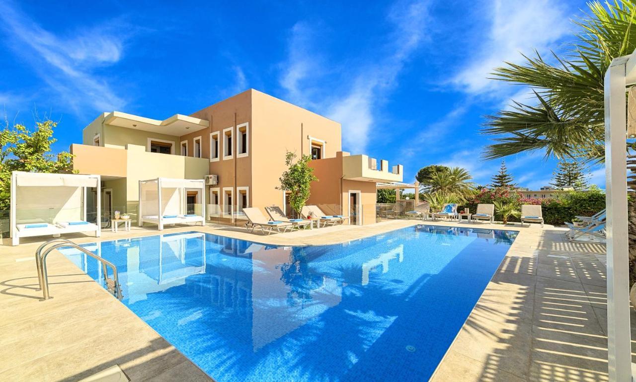 Island Villa Heated Pool 耶奥伊乌波利斯 外观 照片