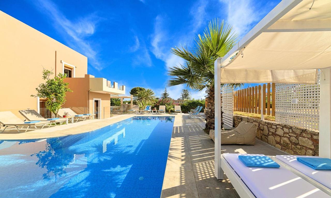 Island Villa Heated Pool 耶奥伊乌波利斯 外观 照片
