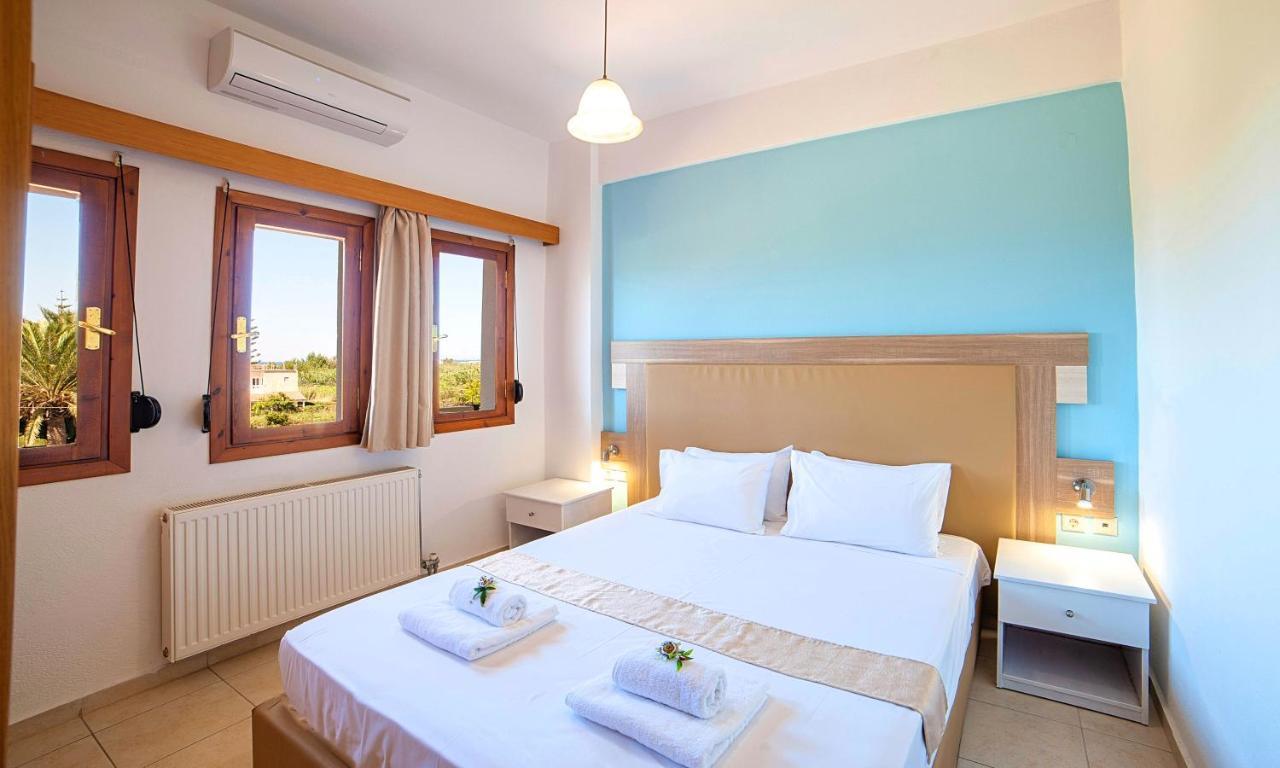 Island Villa Heated Pool 耶奥伊乌波利斯 外观 照片
