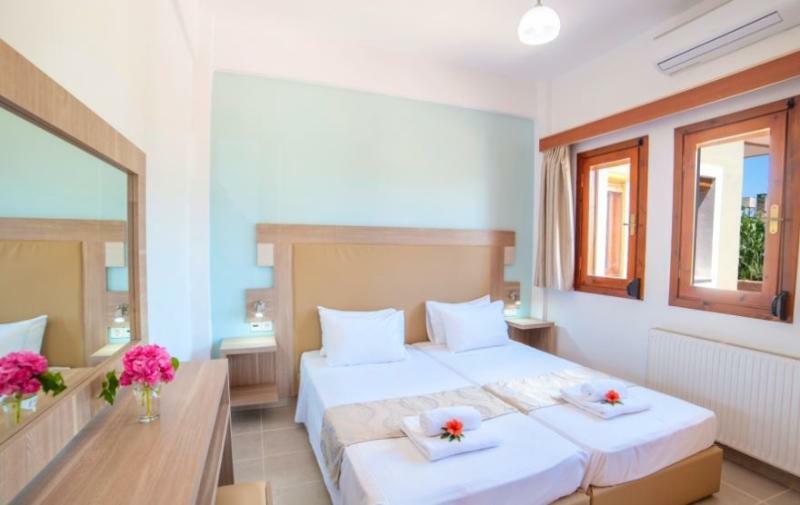 Island Villa Heated Pool 耶奥伊乌波利斯 外观 照片